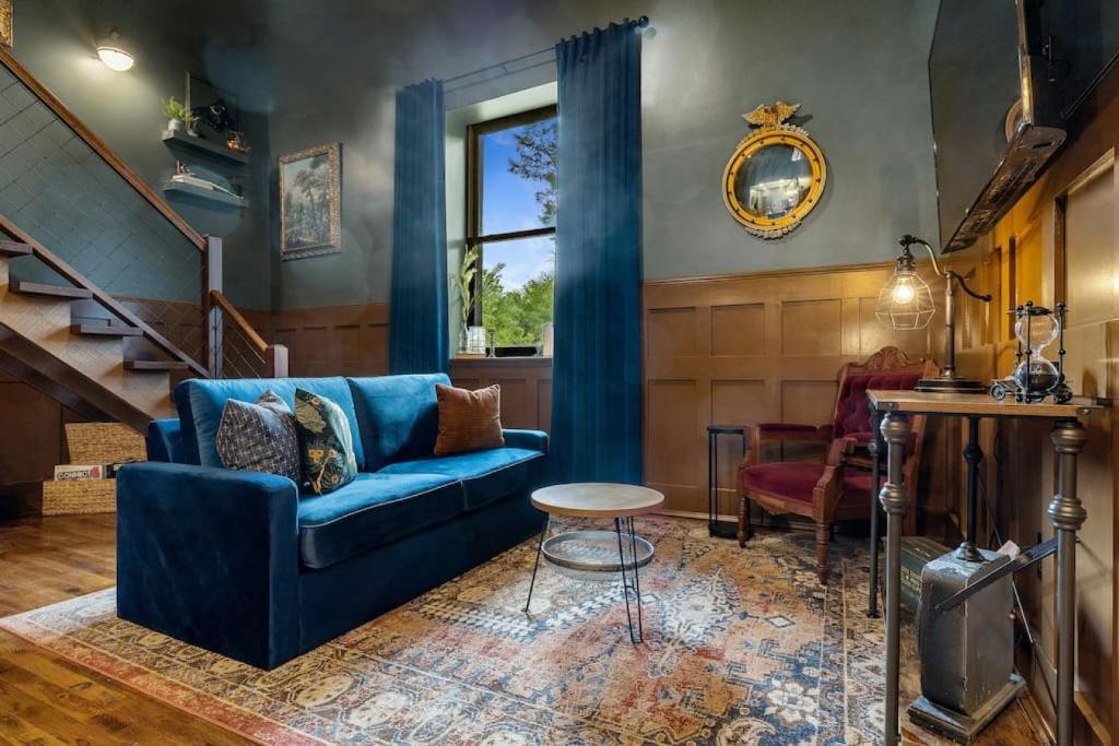 Watson - The Vestry on Read, Columbia