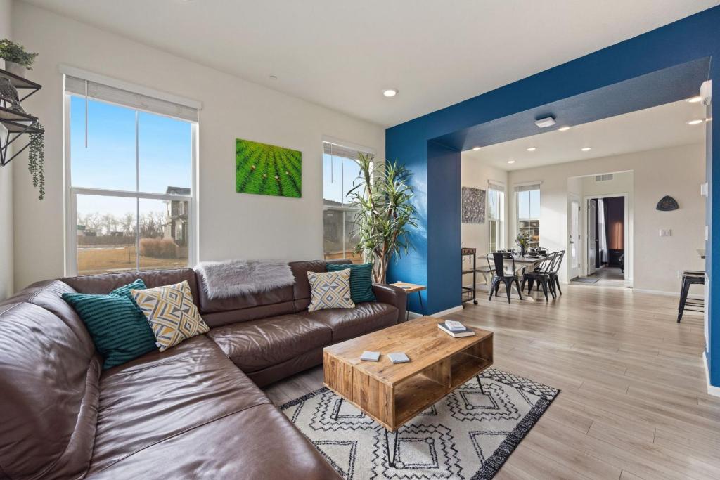Modern & Stunning Home near Breweries and Old Town, Fort Collins