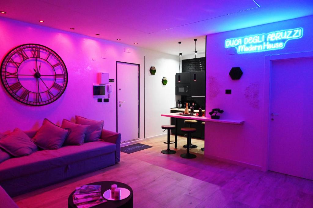 DUCA DEGLI ABRUZZI Modern House LUXURY RELAX - VICINO AEROPORTO - CHECK IN H24 - 1