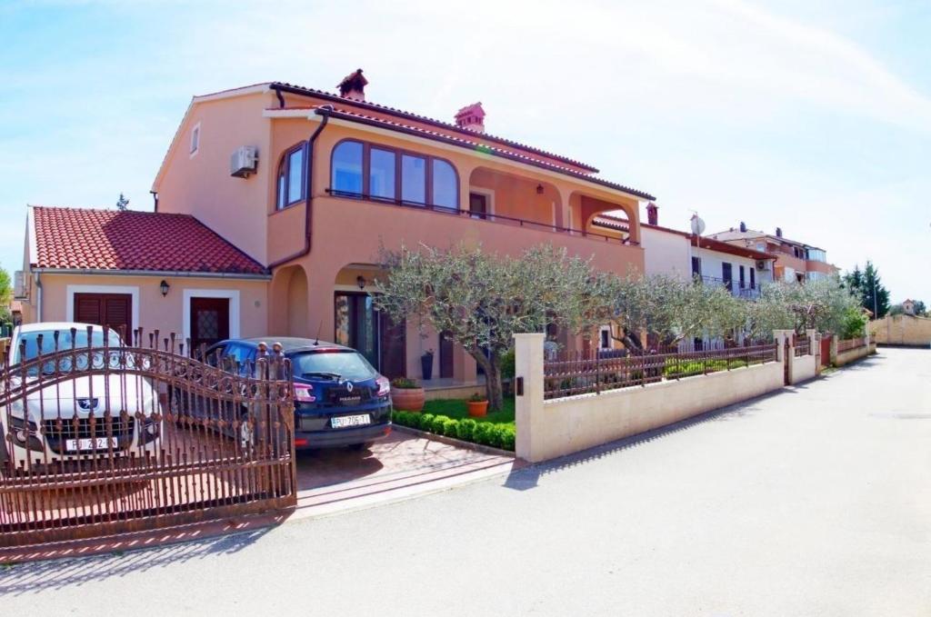 Ferienwohnung in Pula mit Grill, Garten und Terrasse, Pula