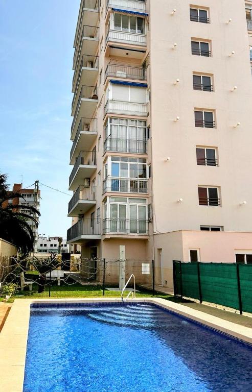Apartamento playa Muchavista de 3 hab y piscina - 2