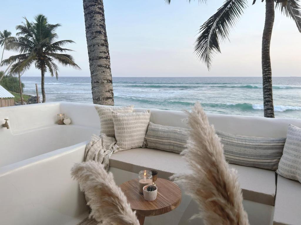 MEDUSA (by labestia collective), Ahangama