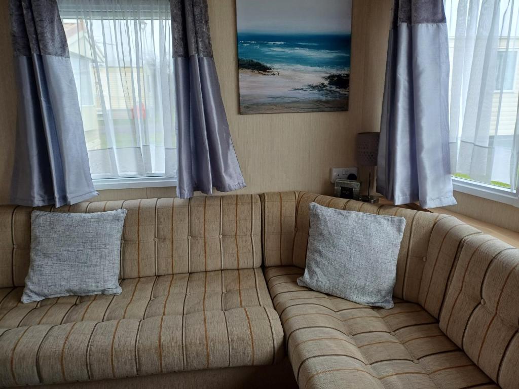 Caravan 20, West Wayland Park, Looe photo 5