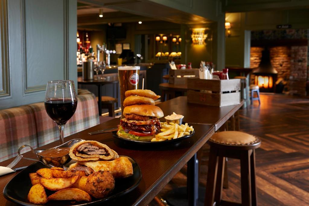 Food and beverages, The Mayfield Seamer in Scarborough