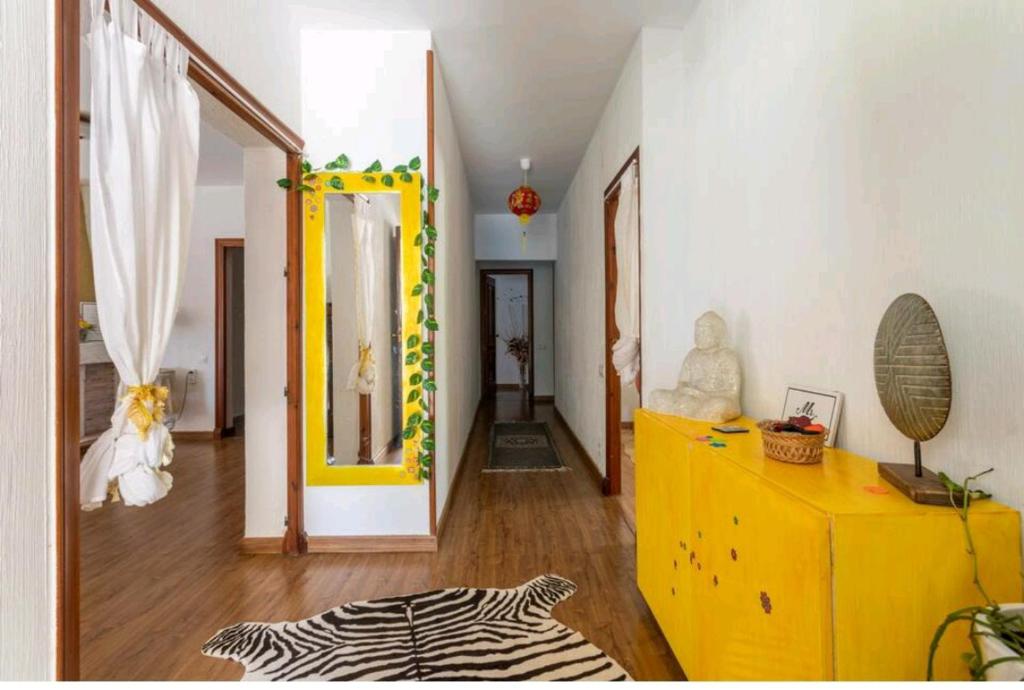 Chez Moi White Room - 2