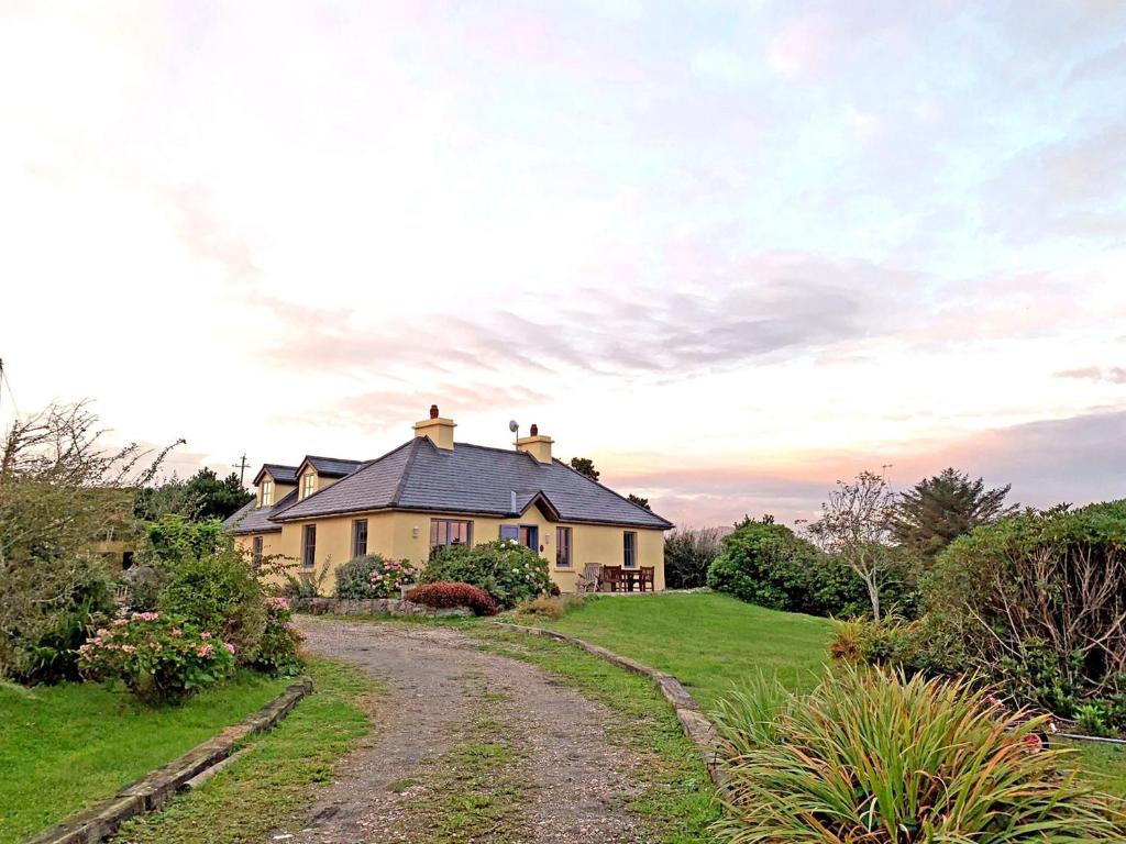 414 Roundstone, Roundstone