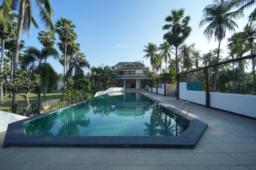 スイミングプール