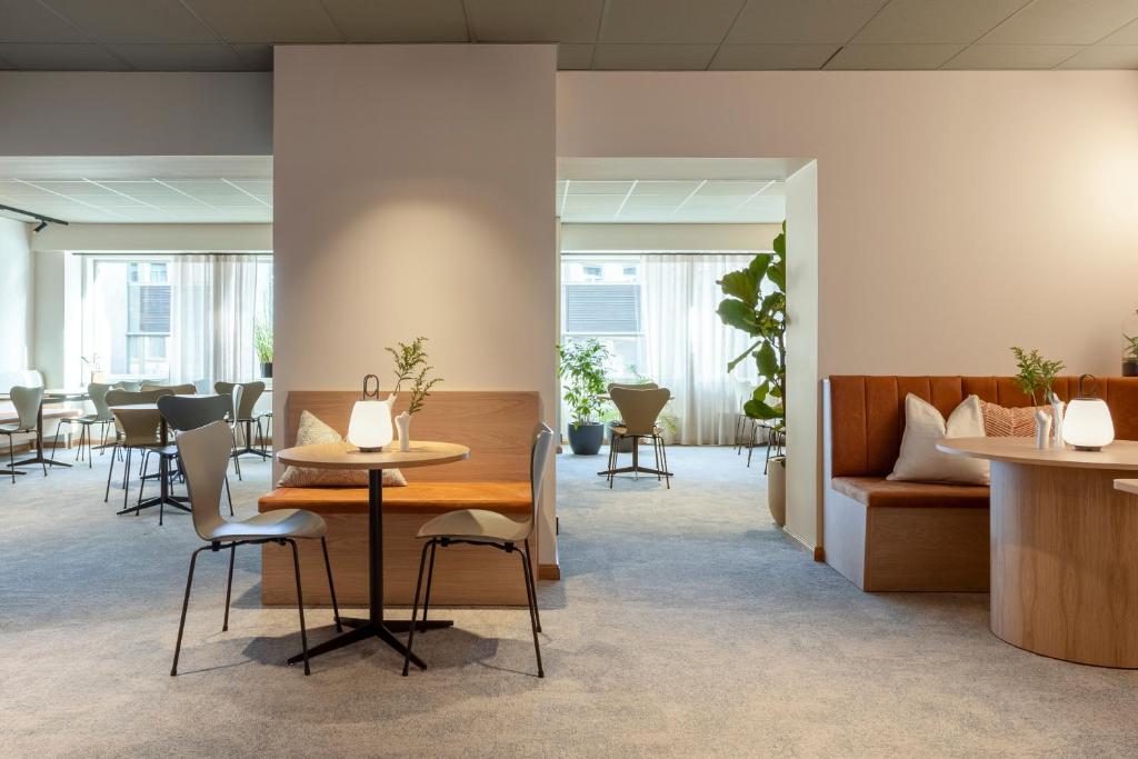 フロント・ロビー