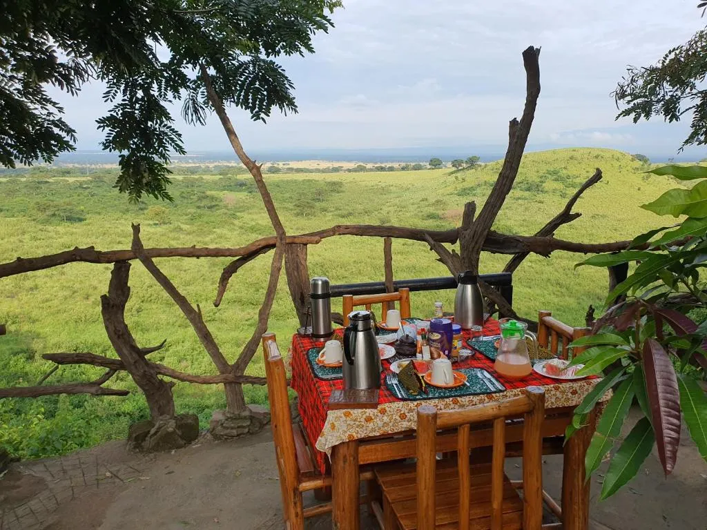 Pumba Safari Cottages, hotel in Busonga