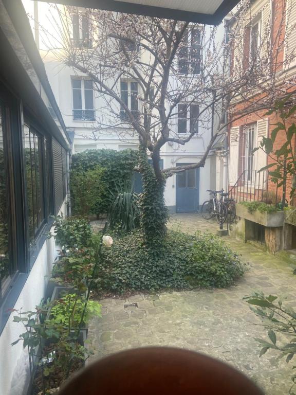 Maison-Atelier 3bd et 3ba avec patio fleuri au pied de Montmartre - 3