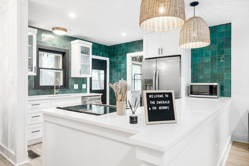 Emerald On Acorn - Hot Tub & Fire Pit, Fredericksburg