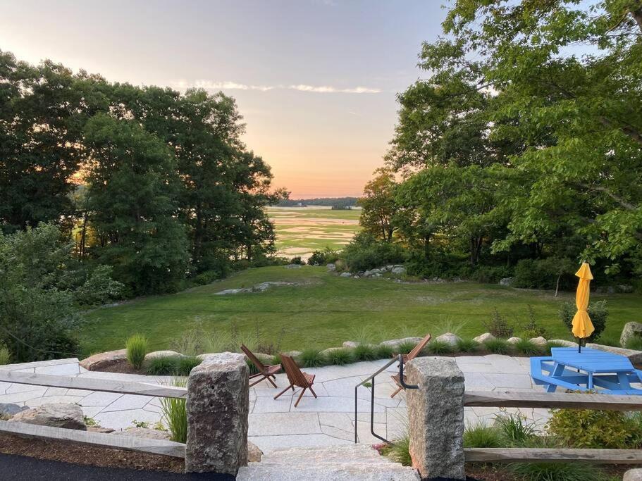 PREMIUM PROPERTY - Private 2-Acre Retreat - MODERN 4 Bedrooms - See Video Tour, Gloucester