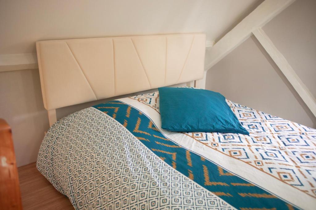 ++++ CENTRAL COSY DUPLEX ++++ A 5 MIN DES REMPARTS ET 12 MIN DE PLACE DALTON A PIEDS - 5