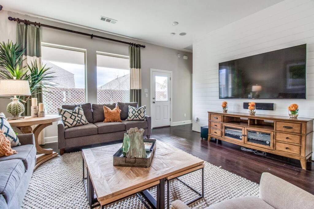 Relax, Unwind, Forney