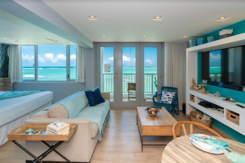 Enchanted Honeymoon Isla Verde Beachfront, San Juan