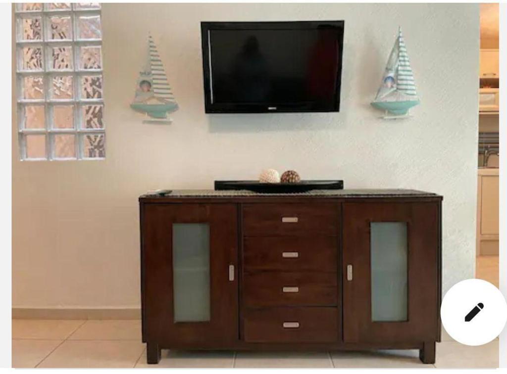 STORM DELUX, Acapulco