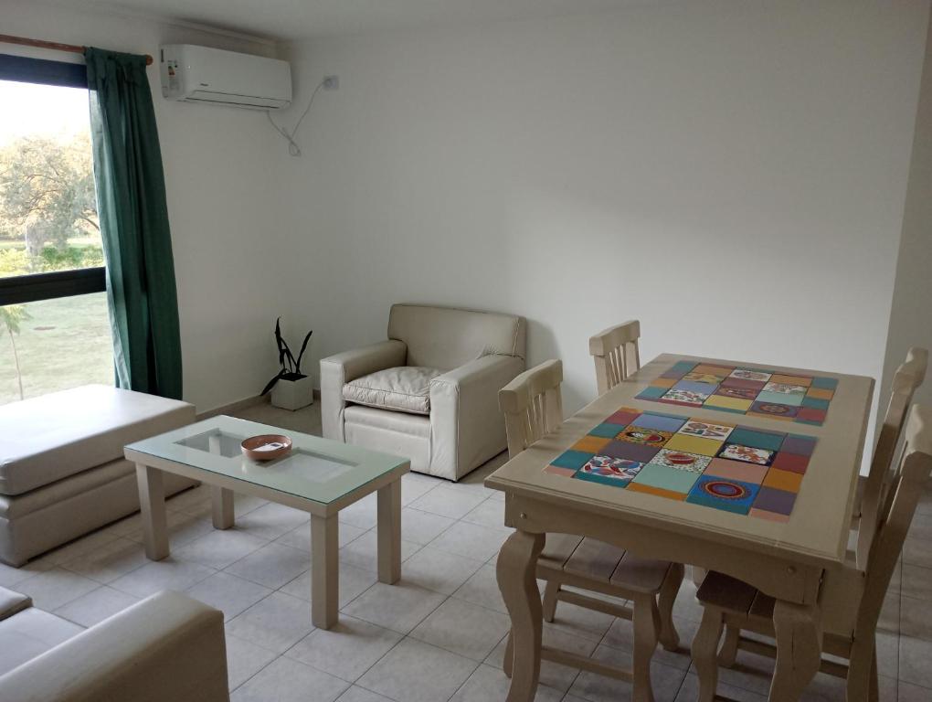 Kempes, Ferial Chateau, Córdoba