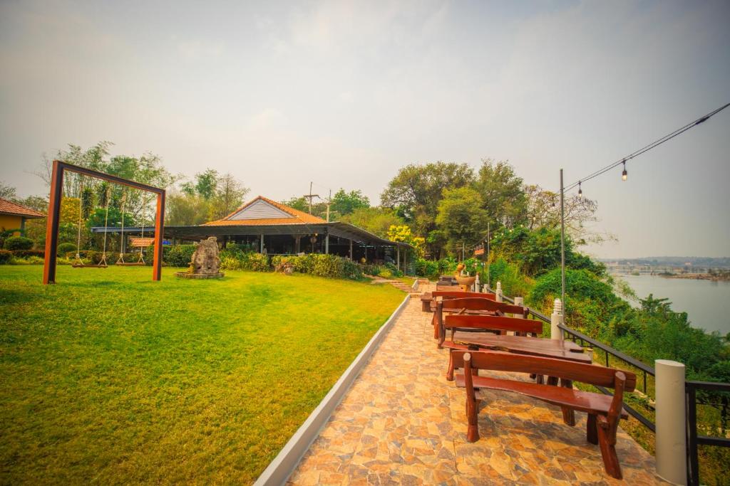 ทัศนียภาพภายนอกโรงแรม