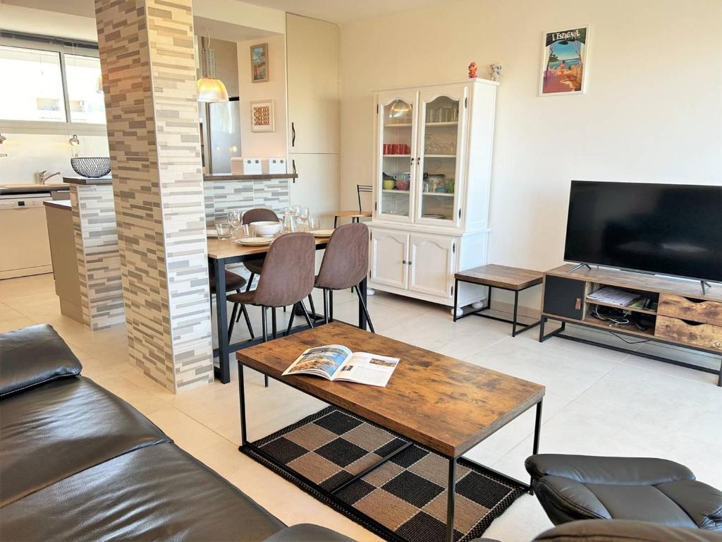 Appartement 3 pièces refait à neuf avec parking, 4 couchages, proche plage et commerces - Le Lavandou - FR-1-251-584 - 2