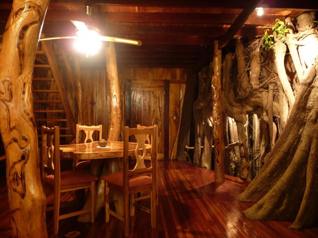 Facilities, Topos Tree House in Cahuita