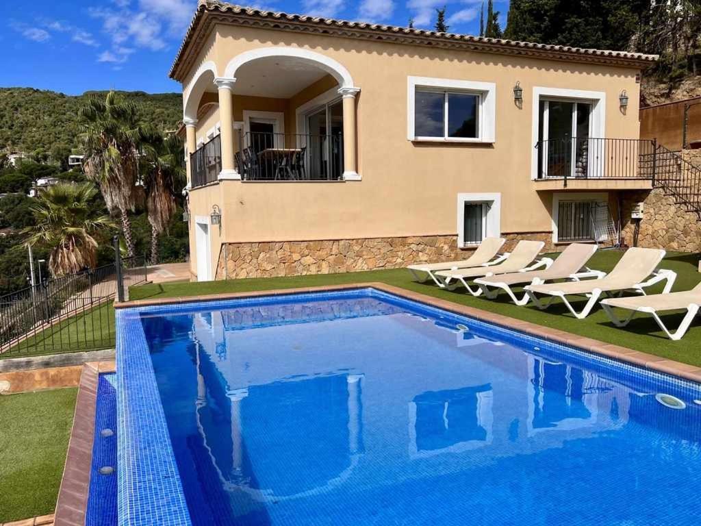 Casa Mas Ambros con piscina desbordante - 1