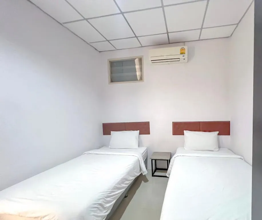 The Room Relax, Hotel in Ban Chang