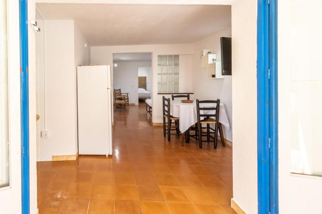 Grifeu 15 - Apartamento pequeño con patio - 4