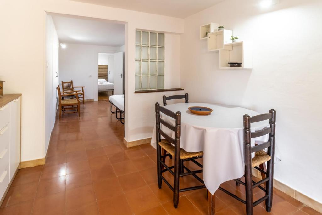 Grifeu 15 - Apartamento pequeño con patio - 5