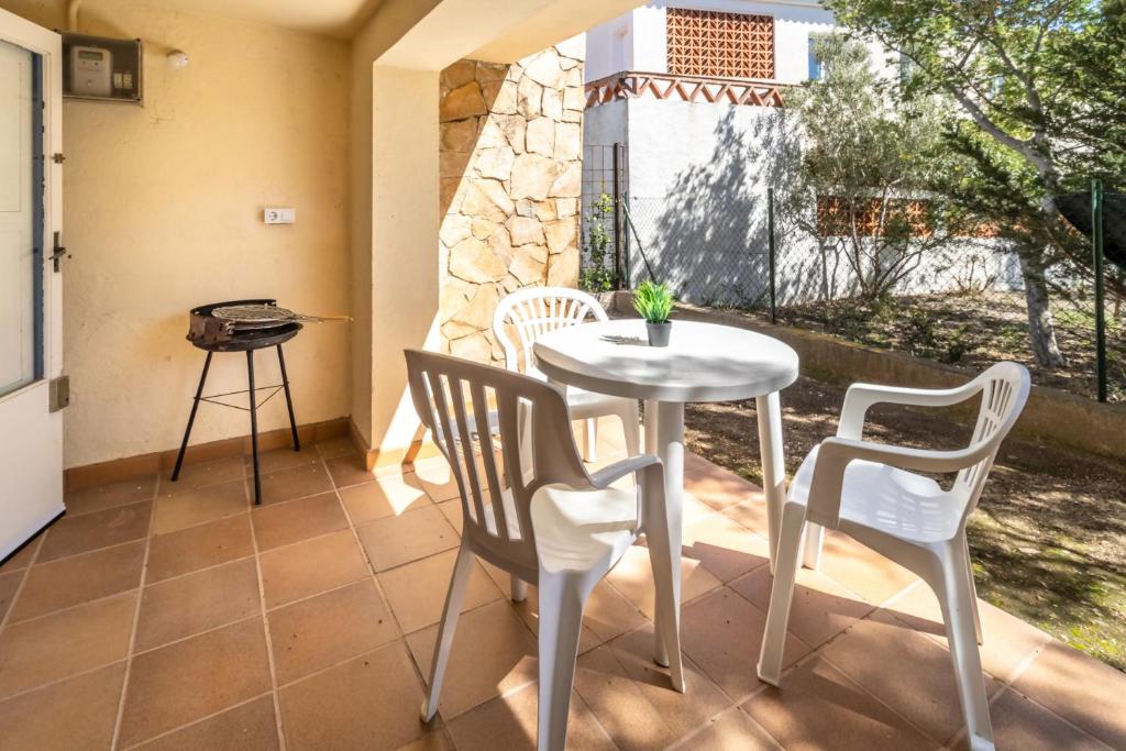 Grifeu 15 - Apartamento pequeño con patio - 2