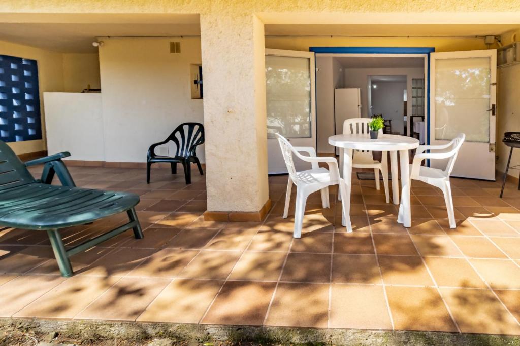 Grifeu 15 - Apartamento pequeño con patio - 3
