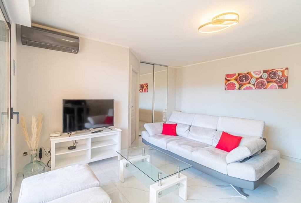 Beautiful apartment with pool near Monaco - 4