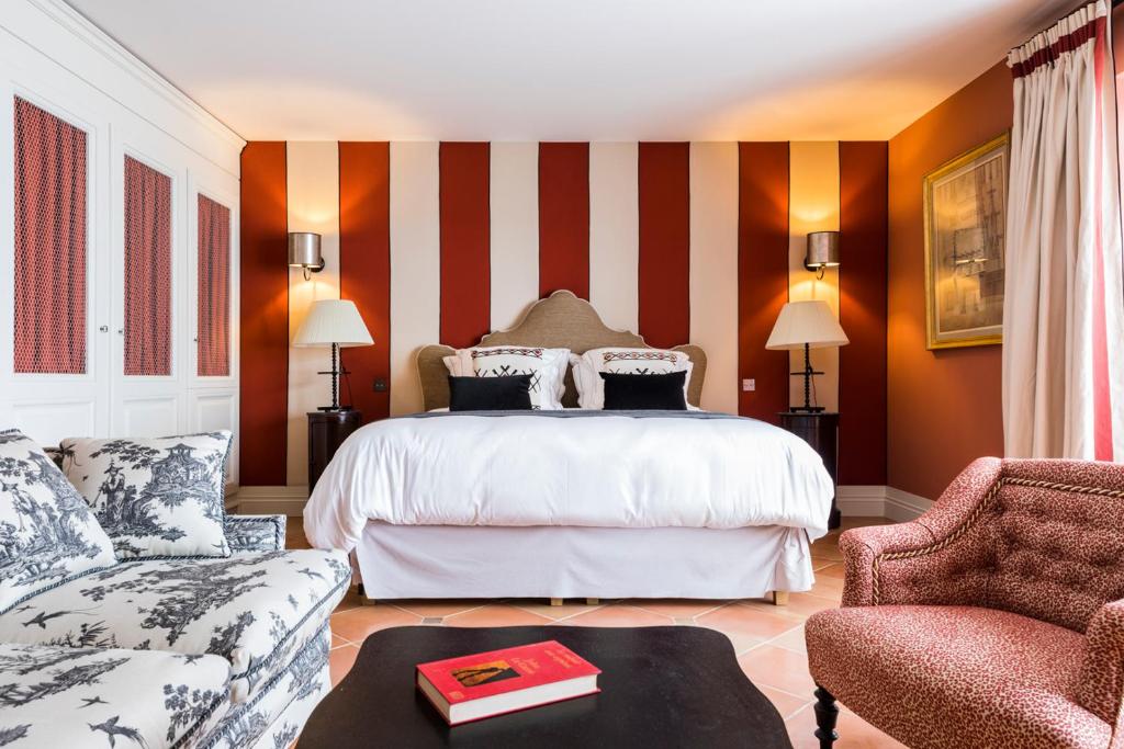 Queen Room - Disability Access, Les Clefs de Troplong Mondot in Saint-Laurent-des-Combes