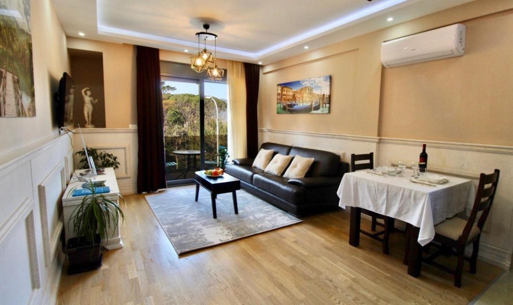 Central Park Apartment - 2