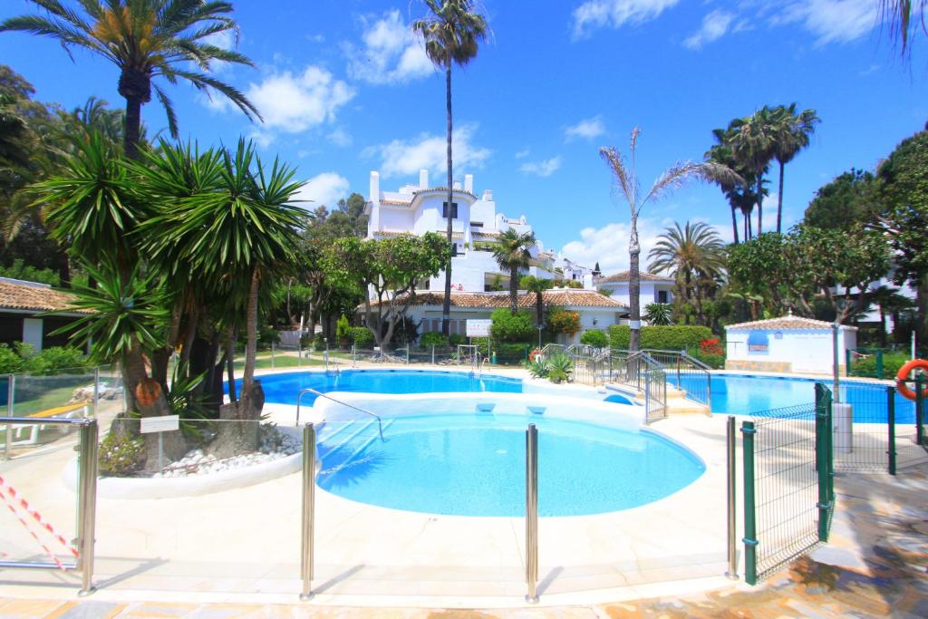 1093 modern beach apartment , huge terrace , bbq - 5
