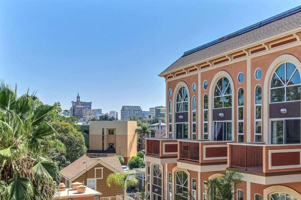 Sj Elite Loft Sleek Sophistication, San Jose