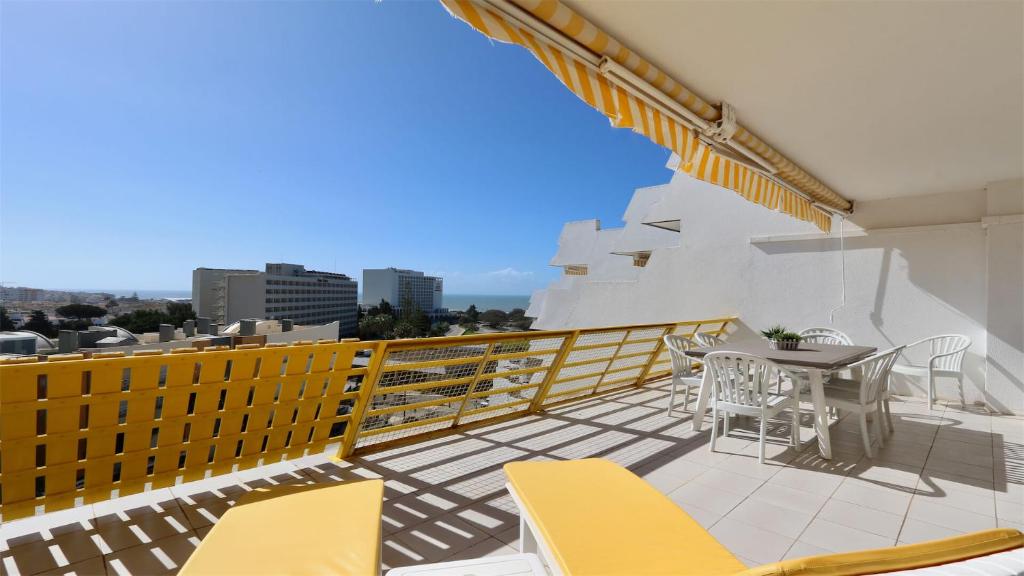 Al Charb TopFloor sea view, ar con, pool - CleverDetails, Vilamoura