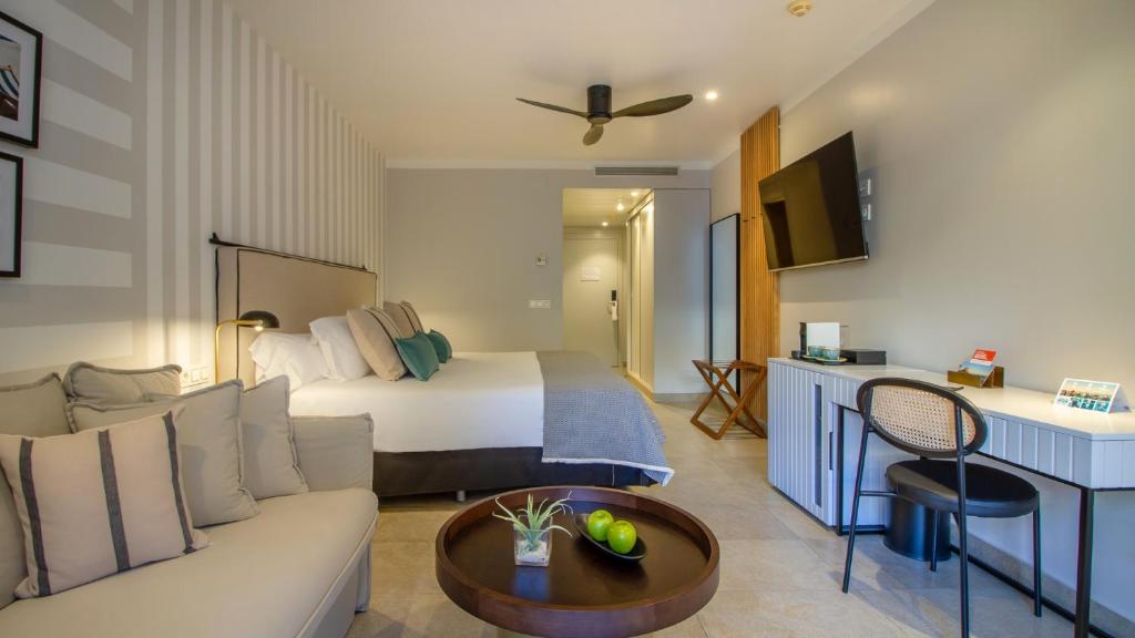kawasan lounge/TV kongsi