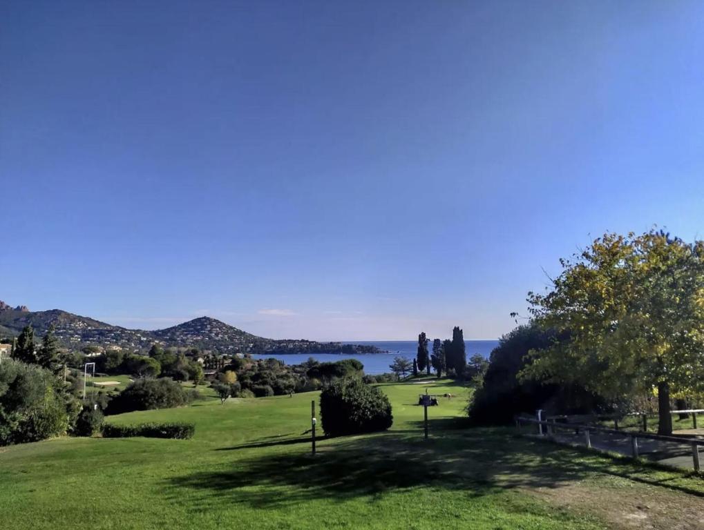 Cozy Apartment in Agay with Stunning Views - 3