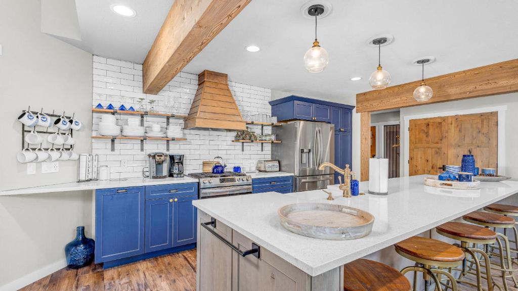 Sparks - Unit 4, Sunriver