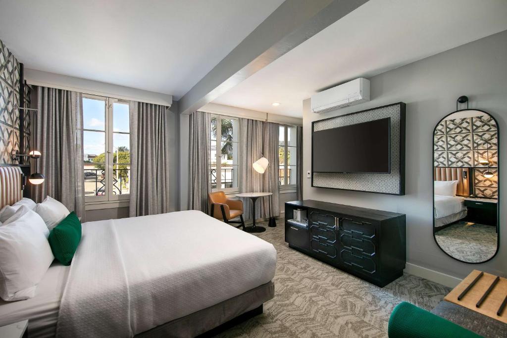 ホテル バージニア サンタバーバラ タペストリー コレクション バイ ヒルトン (Hotel Virginia Santa Barbara, Tapestry Collection by Hilton)