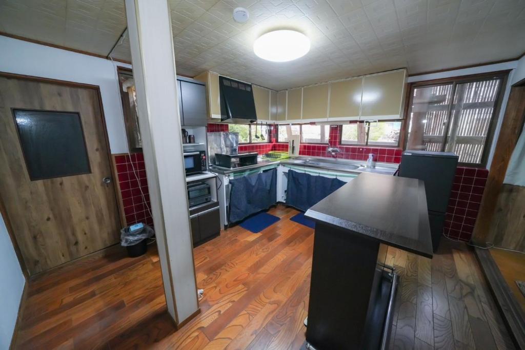 1. 貸切民泊勝山ベー..