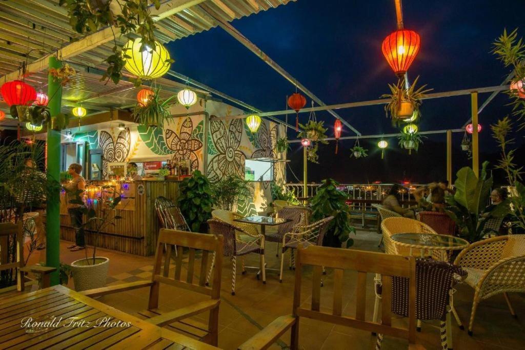 Phong Nha Jasmine Hostel & Roof Top Bar