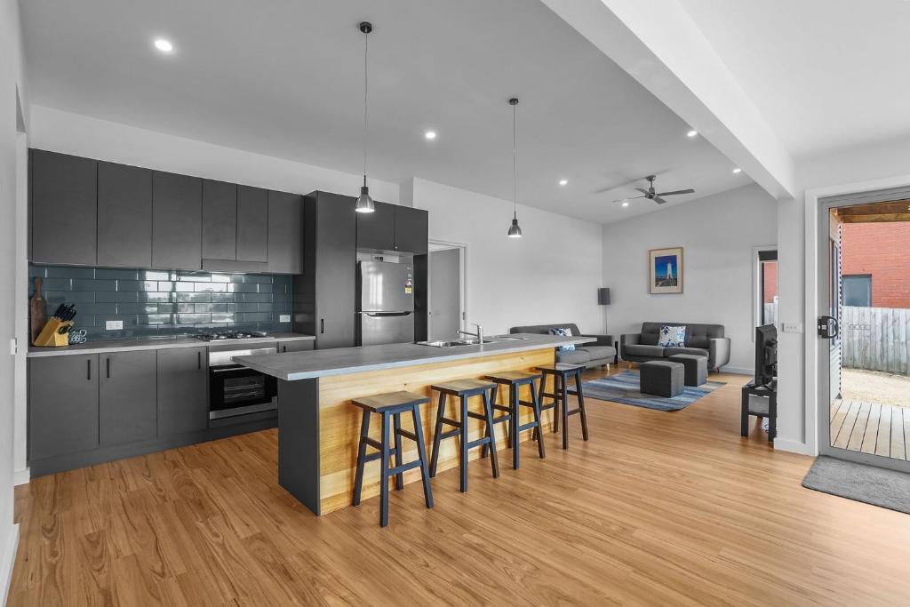 Igneous Ridge, Port Fairy