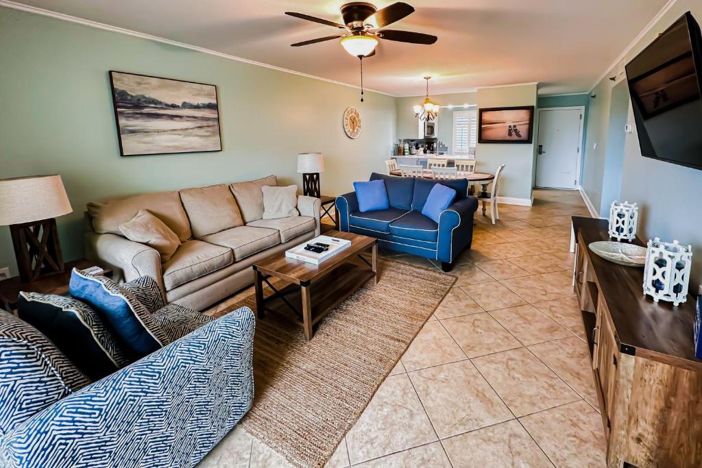 Islander 215, Destin