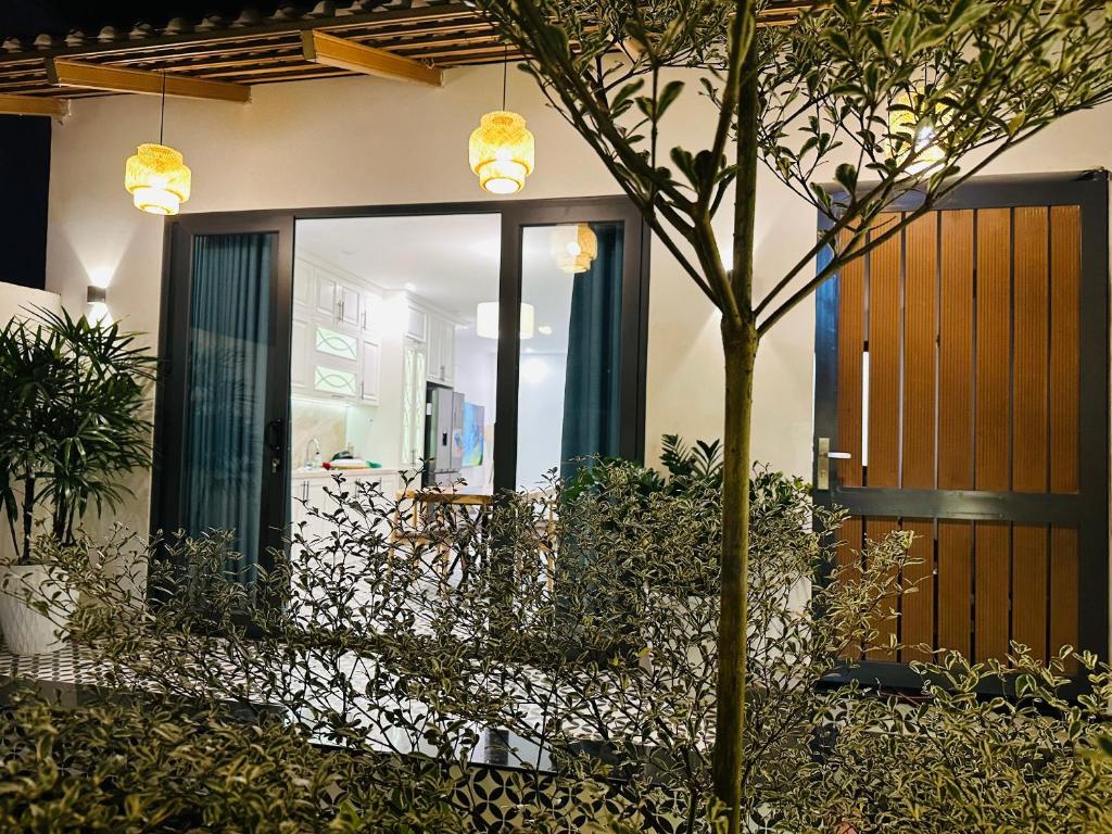 Lucy’s House Lucy’s House