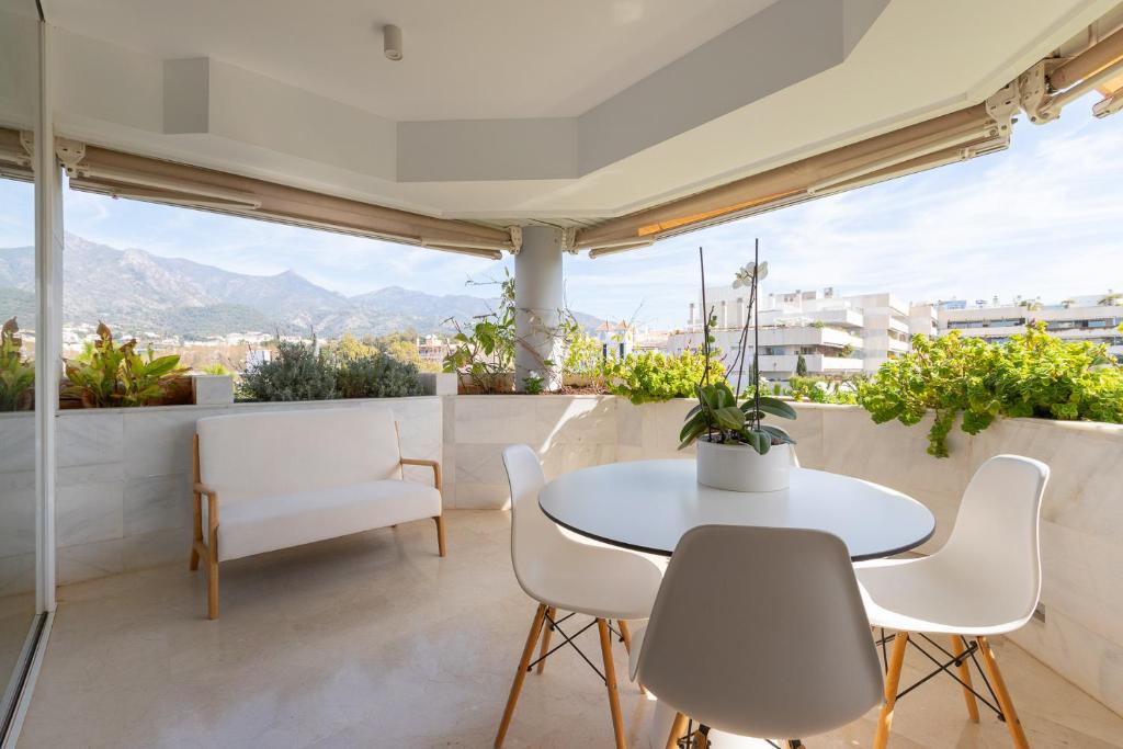 Lujoso Apartamento con piscina en Paseo Maritimo Marbella - 3