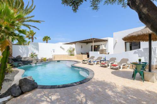 Villa Primera - 1