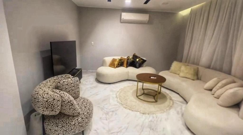 Beverly Hills, Sheikh Zayed