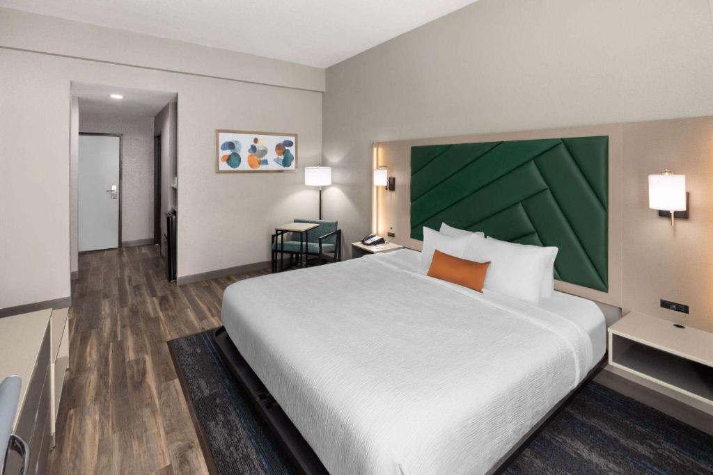 Wingate by Wyndham Sulphur Near Lake Charles, Sulphur