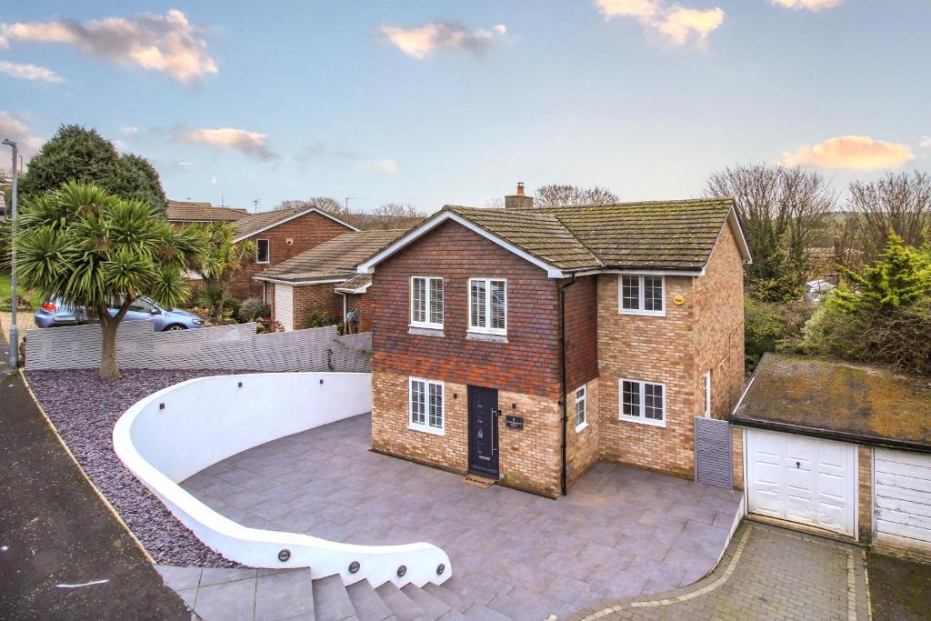 Wanderdown House near the Beach with ample Free Parking, Rottingdean